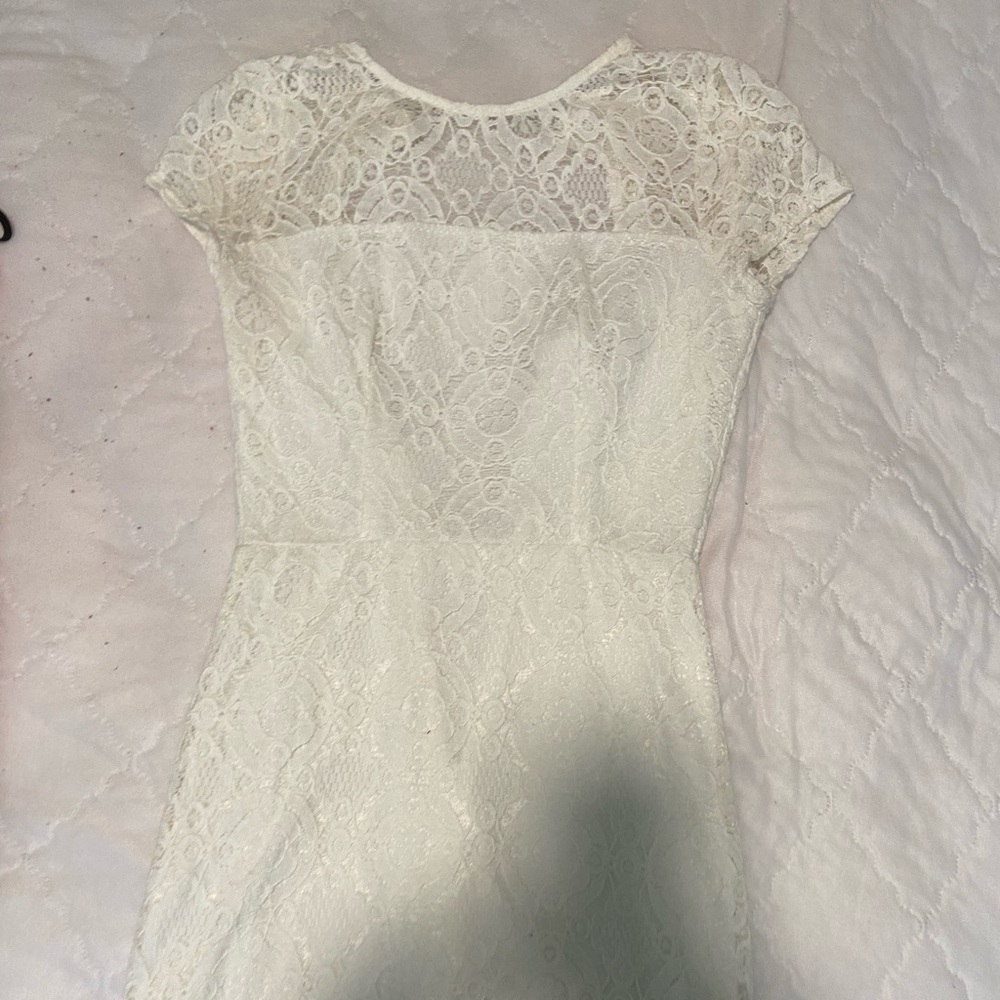 B. Darlin white lace short sleeve dress bodycon